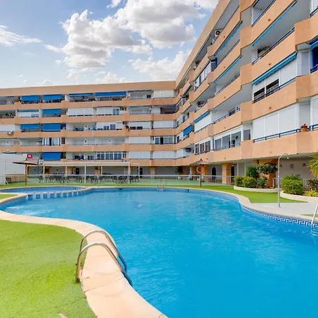Sunny With Pool, 200m From The Sea 아파트 *